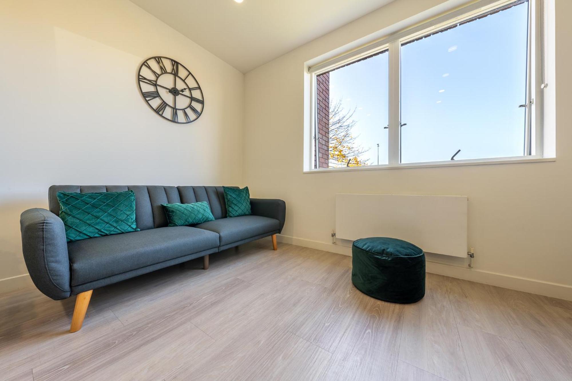Luxury 1 Bedroom Serviced Apartment With Roof Terrace & Gym Stevenage Exterior foto