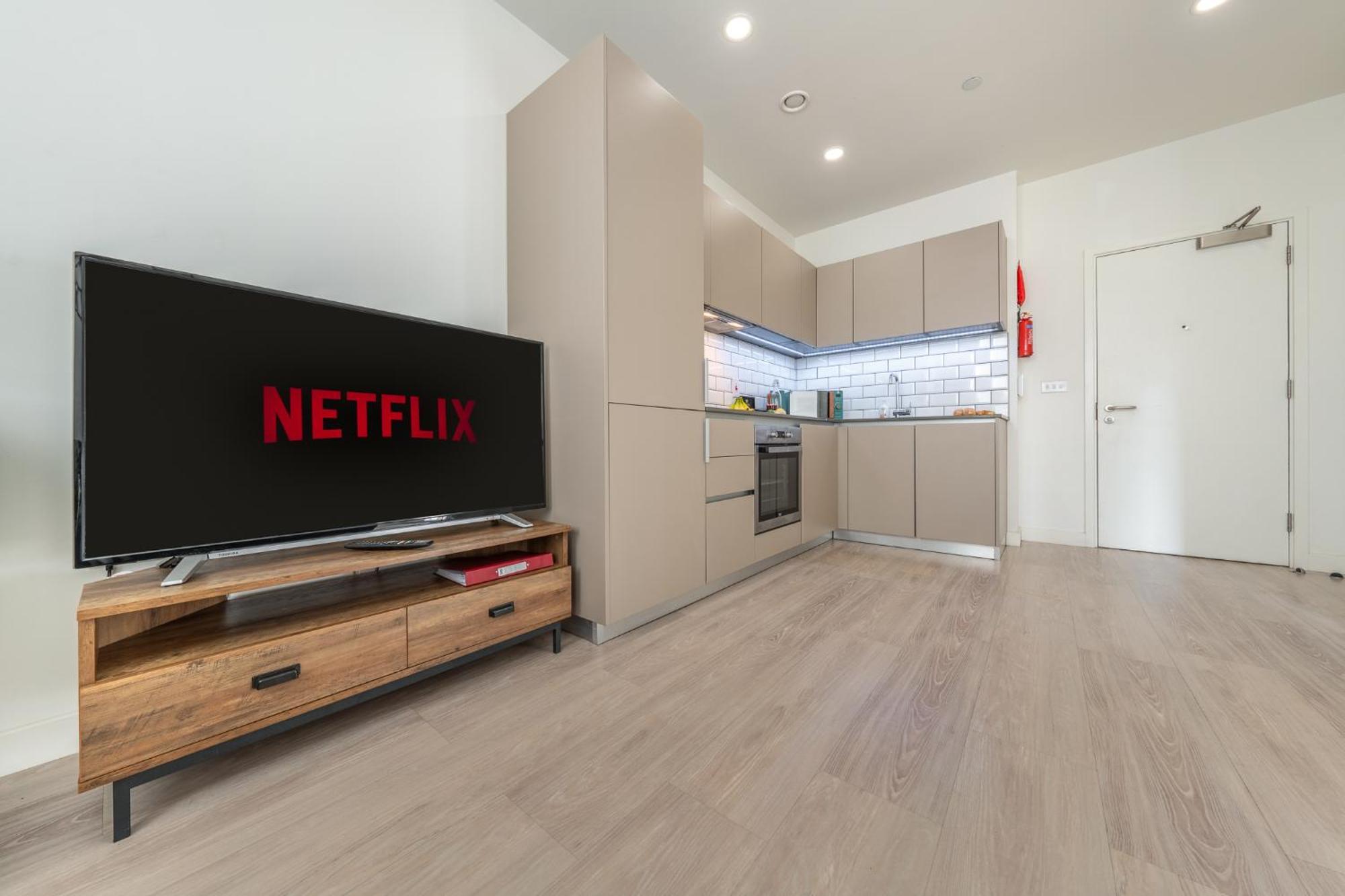 Luxury 1 Bedroom Serviced Apartment With Roof Terrace & Gym Stevenage Exterior foto