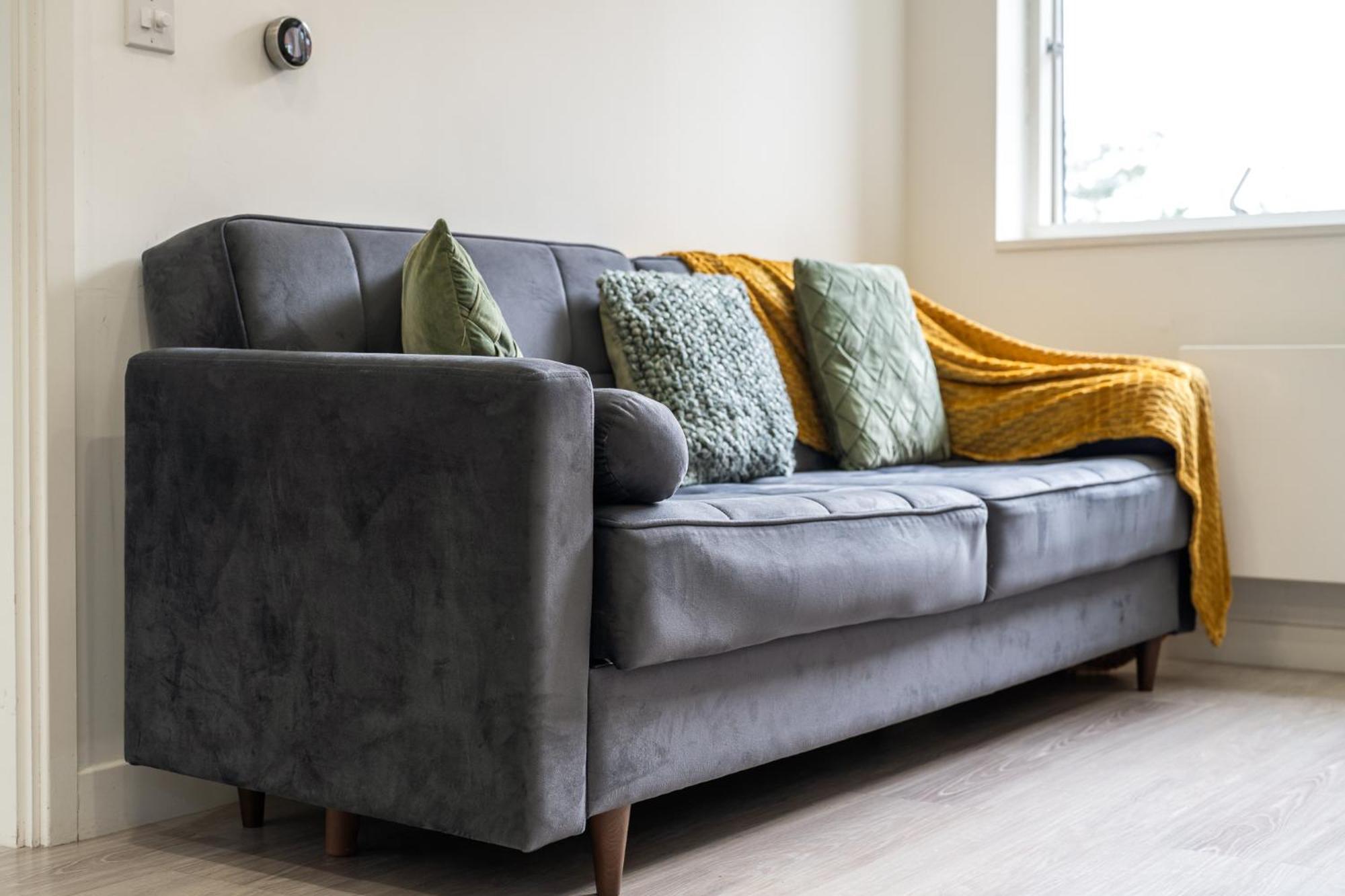 Luxury 1 Bedroom Serviced Apartment With Roof Terrace & Gym Stevenage Exterior foto